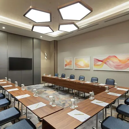 Doubletree By Hilton 5* סקופיה