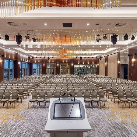 Doubletree By Hilton Escópia