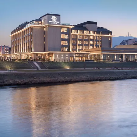 Doubletree By Hilton סקופיה