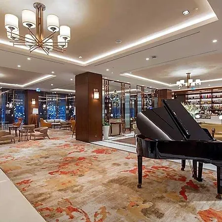Doubletree By Hilton סקופיה