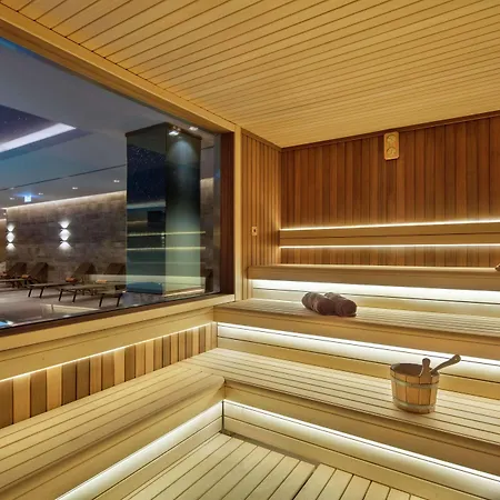 Doubletree By Hilton סקופיה