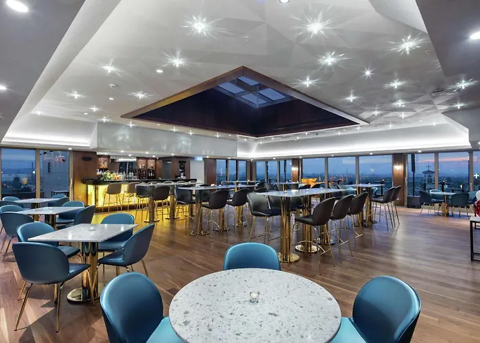 Doubletree By Hilton Отель Скопье