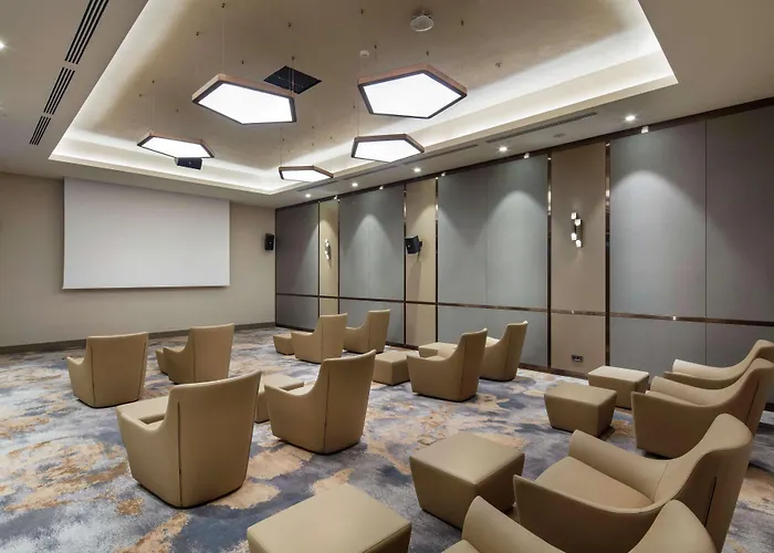 Отель Doubletree By Hilton Скопье